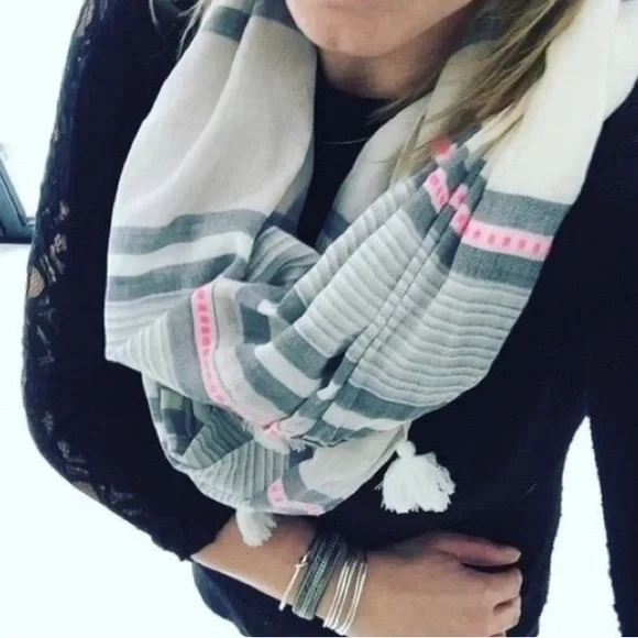 Infinity Scarf Embarcadero - Picture 3 of 3